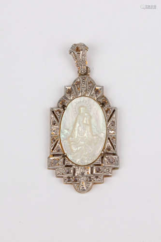 An Art-Déco gold, platinum, diamonds and mother of pearl dev...