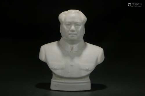 White Porcelain Statue of Chairman Mao