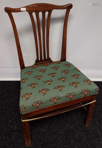 Georgian Chippendale chair, with pierced splat back, raised ...
