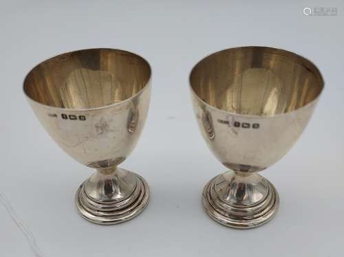 Two Birmingham silver egg cups. [59gramsin total]