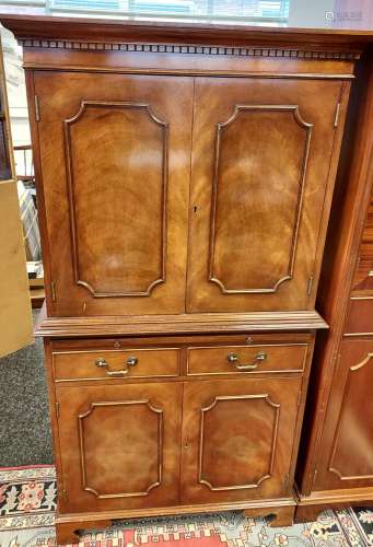 A Reproduction mahogany two tier drinks cabinet. [154x74x51c...