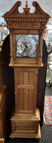 Keenpine Antique style reproduction grandfather clock. [209c...