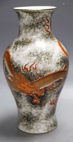 A Chinese enamelled porcelain baluster ‘dragon’ vase,23cm