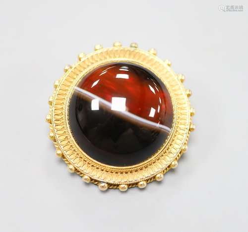 A Victorian yellow metal and banded agate brooch, 39mm, gros...