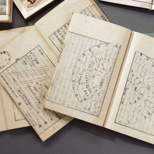 JAPON - Période EDO (1603-1868) Ensemble de quatre livres d'...