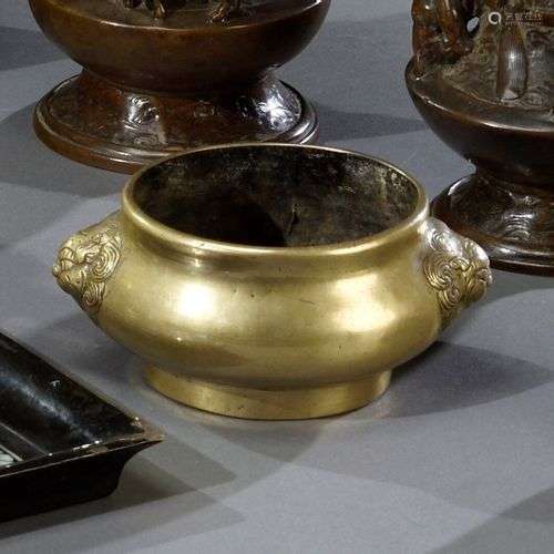 CHINE - Fin du XVIIe siècle Brûle-parfums en bronze, à deux ...