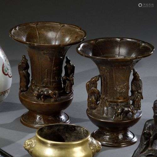 CHINE - XIXe siècle Deux vases en bronze à patine brune pouv...