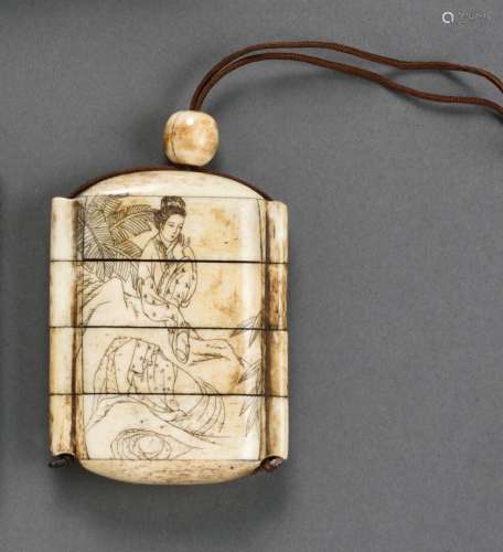 JAPON - Période MEIJI (1868-1912) Inro en bois de cerf, à tr...
