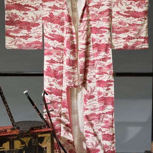 JAPON - Période TAISHO (1912-1926) Kimono de femme en tissu ...