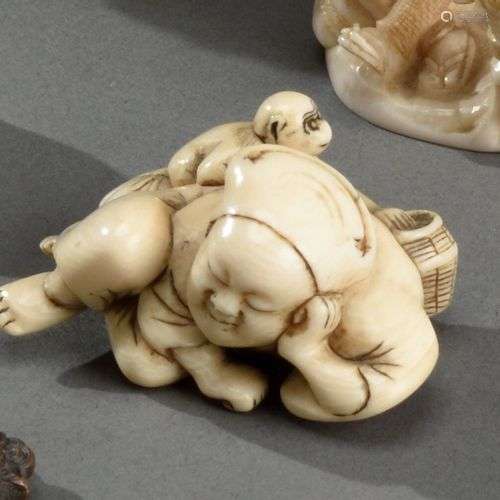 ** JAPON - Période EDO (1603-1868) Netsuke en ivoire, singe ...