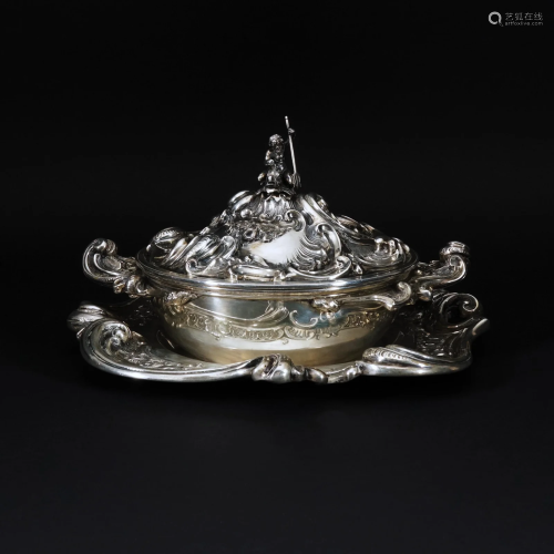 An Italian 800/1.000 silver tureen and cover with plate
