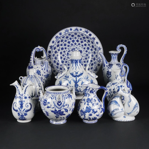 A collection of 9 Florentine porcelain vases and a