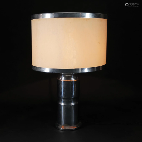 A chrome metal table lamp and lampshade, '70s