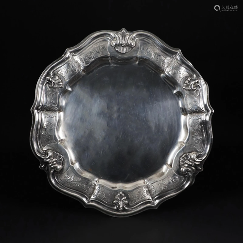 An Italian 800/1.000 silver round tray