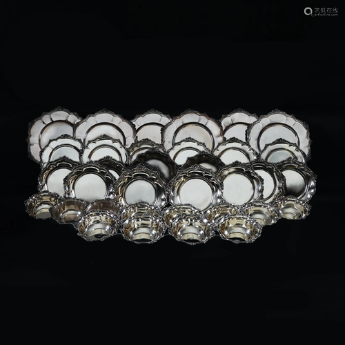 An Italian 800/1.000 silver table service