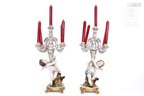 Pareja de candelabros de porcelana Alemana, s.XX