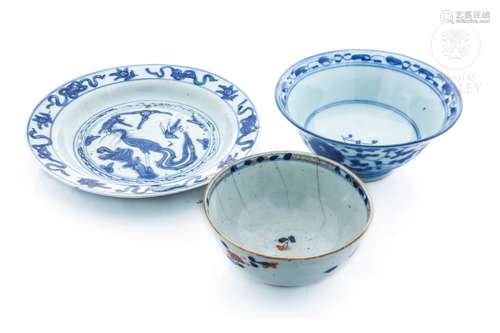 Lote de tres piezas de porcelana, China, s.XX