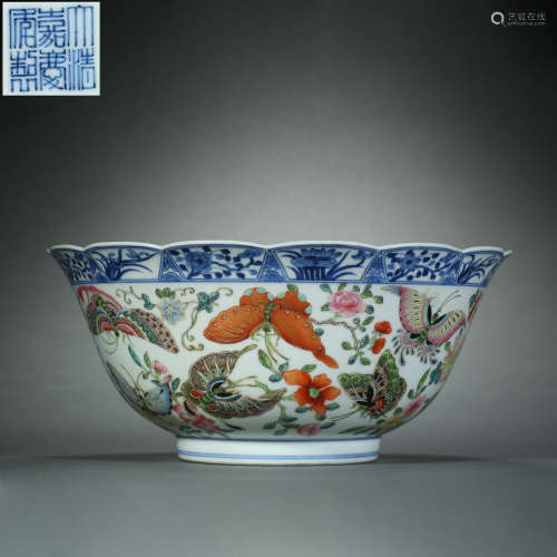 Qing Dynasty,Doucai Butterfly Flower Pattern Bowl