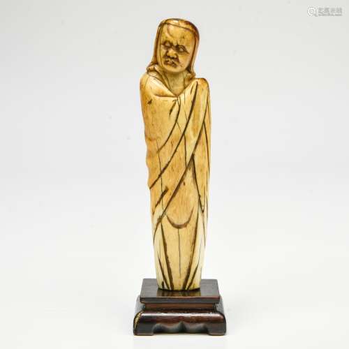 CHINE - EPOQUE MING (1368 - 1644) Statuette de Dhamo debout ...