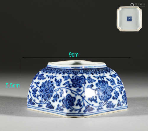 In the Qing Dynasty, blue and white water bowls with tangled...