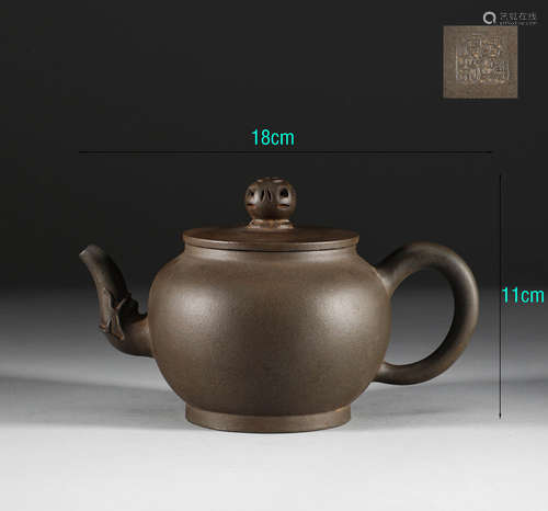 Purple clay pot in Qing Dynasty