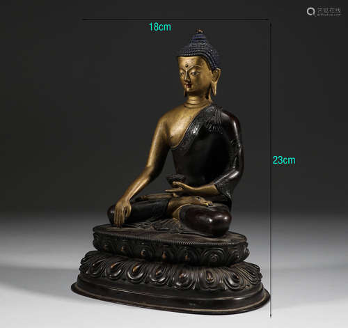 In the Qing Dynasty, the bronze gilded statue of Sakyamuni B...