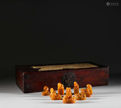 A box of Tian Huangshi seals in the Qing Dynasty