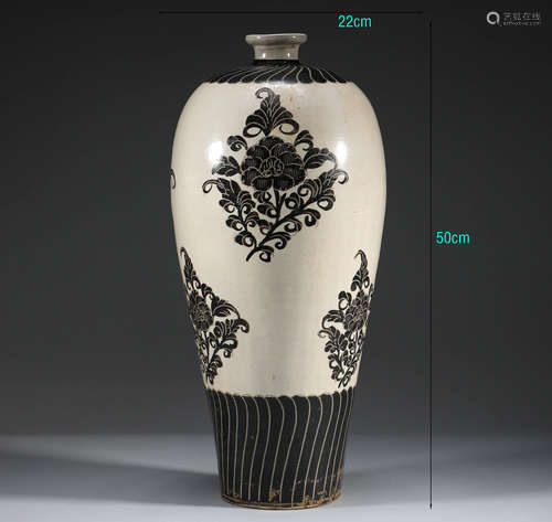 Song Dynasty, Cizhou kiln, flower pattern plum vase