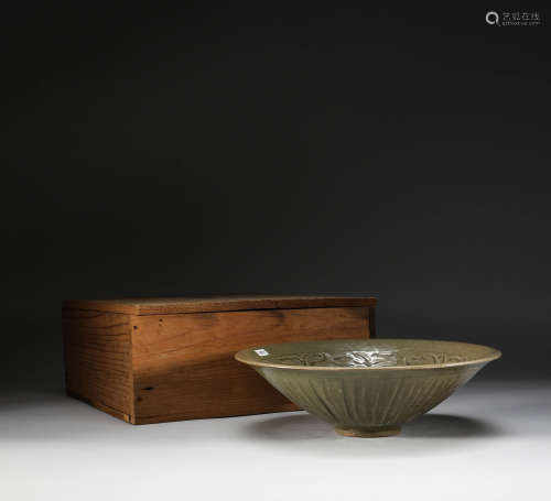 Five Dynasties, Yue Kiln flower bowl