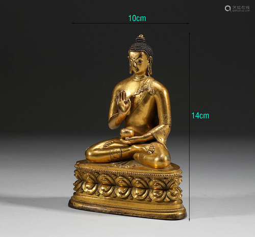 In the Qing Dynasty, the bronze gilded statue of Sakyamuni B...