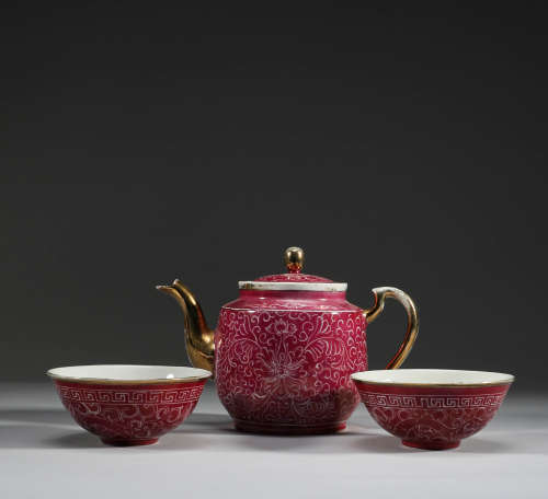 Republic of China, a set of pink flower teapot