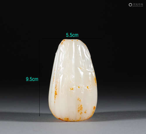 Qing Dynasty, Hotan jade melon snuff bottle