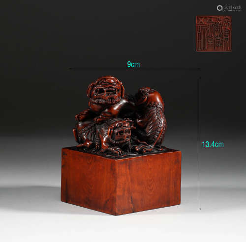 In the Qing Dynasty, boxwood lion button seal
