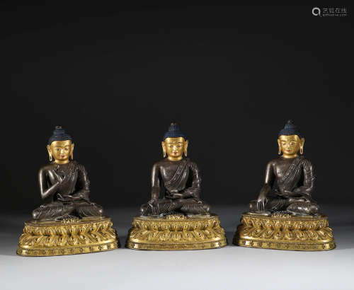 In the Qing Dynasty, the statue of three holy
 Buddhas with ...