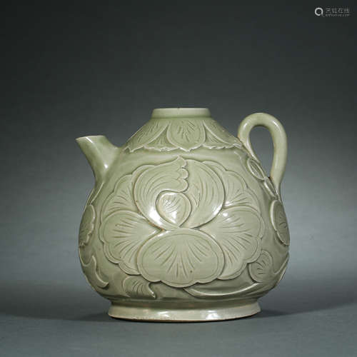 Five Generations,Yaozhou Kiln Carved Flower Holding Pot