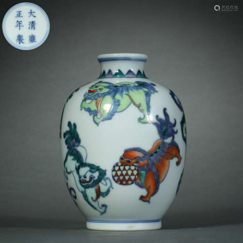 Qing Dynasty,Doucai Beast Pattern jar