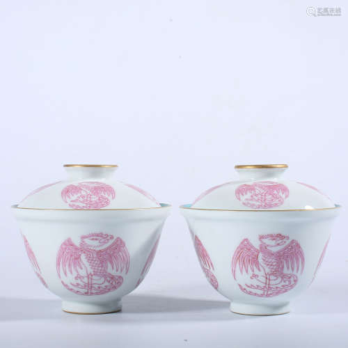 A pair of red covered bowls in Qianlong of Qing Dynasty
