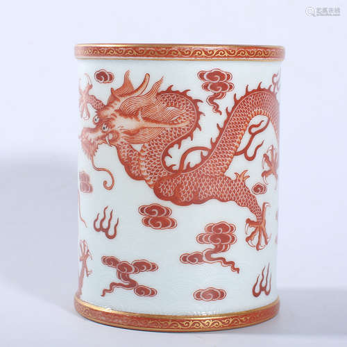 Qianlong red colored pen holder in Qing Dynasty