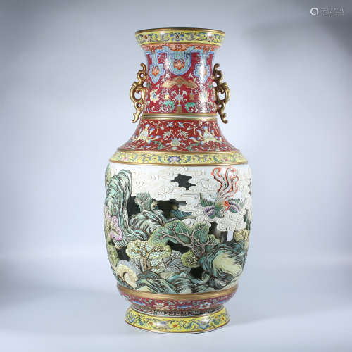 Qing Dynasty Qianlong pastel hollowed out bottle