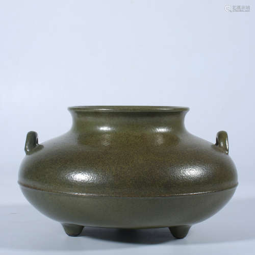 Qianlong tea powder glaze tripod stove in Qing Dynasty