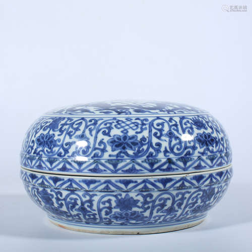 Ming Dynasty Wanli blue and white cover box