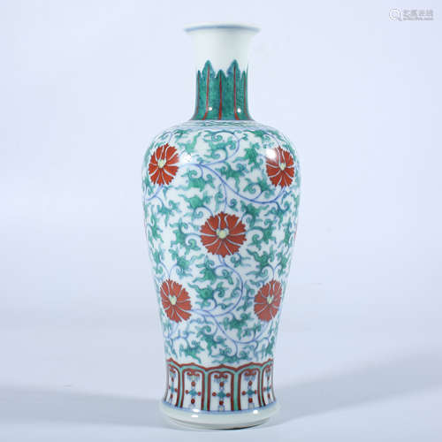 Yongzheng doucai bottle in Qing Dynasty