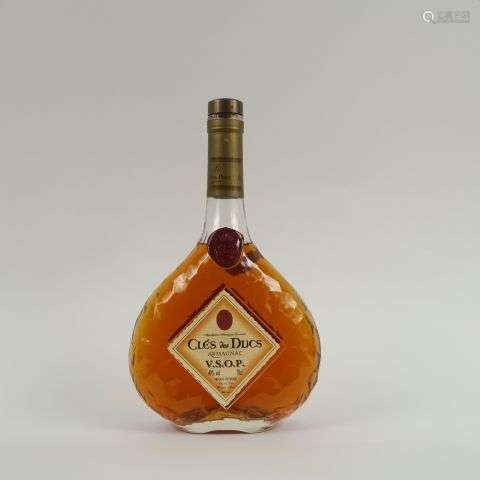 1 BOUTEILLE ARMAGNAC CLES DES DUCS V.S.O.P. - COFFRET