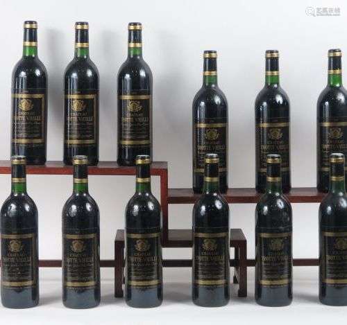 12 BOUTEILLES CHÂTEAU TROTTEVIEILLE 1er GCC ST EMILION - 198...