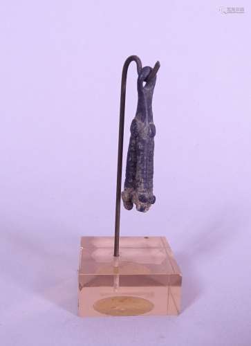 Collection: Bijou antique Pendentif en bronze -Serpents- H:4...