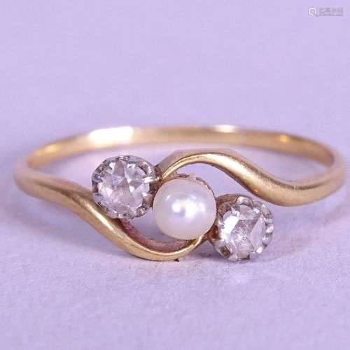 Bijou: Bague en or jaune 18K sertie de 2 diamants et d'une p...