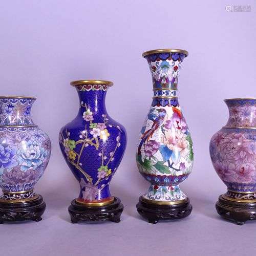 Asiatique 4 vases en cloisonné Chinois H: de 17,5 à 25,5cm s...