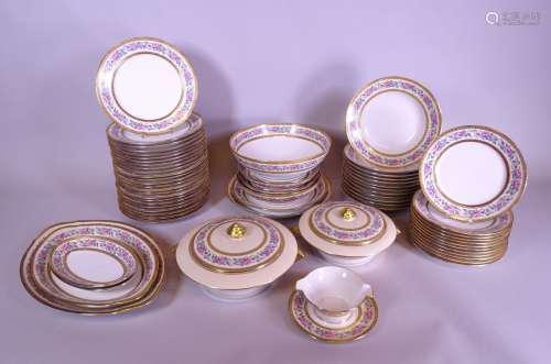 Céramique: (61) service porcelaine Limoges -Unique- bord dor...