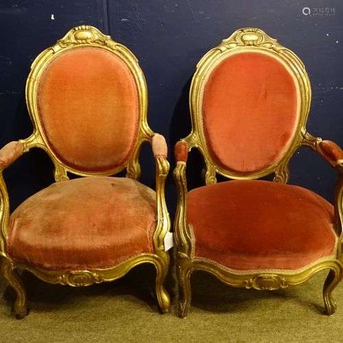 Meuble: paire de fauteuils dorés de style louis XV époque Lo...