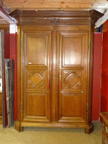 Meuble: Armoire Louis XIV en chêne 18eS 283x230x86cm